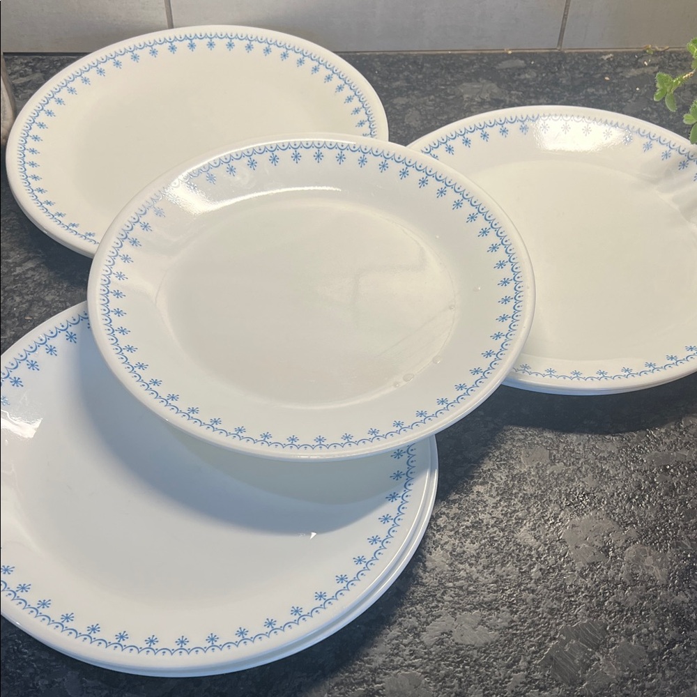 Corelle SET OF 3 Snowflake Blue or Snowflake Garland Dinner plates. Vintage